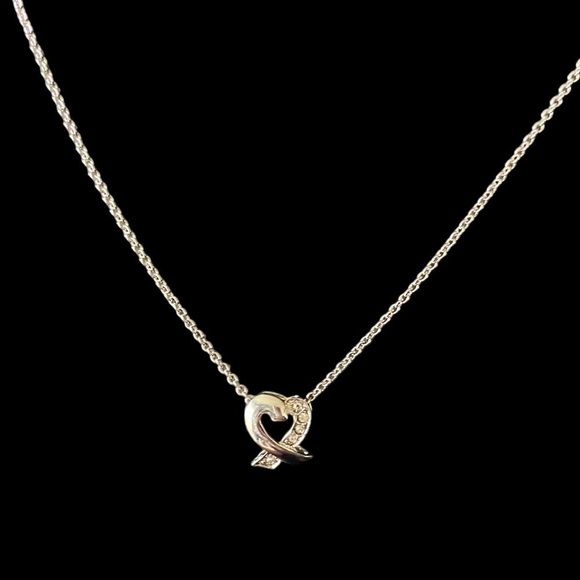 NWOT-SILVER TONE NECKLACE WITH HEART PENDANT - Picture 1 of 4